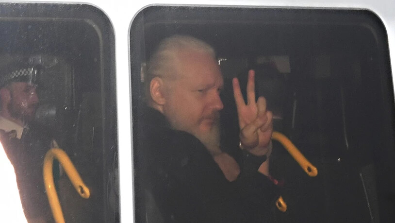 Ein Londoner Gericht hat den Wikileaks-Gründer Julian Assange des Verstosses gegen Kautionsauflagen schuldig gesprochen.