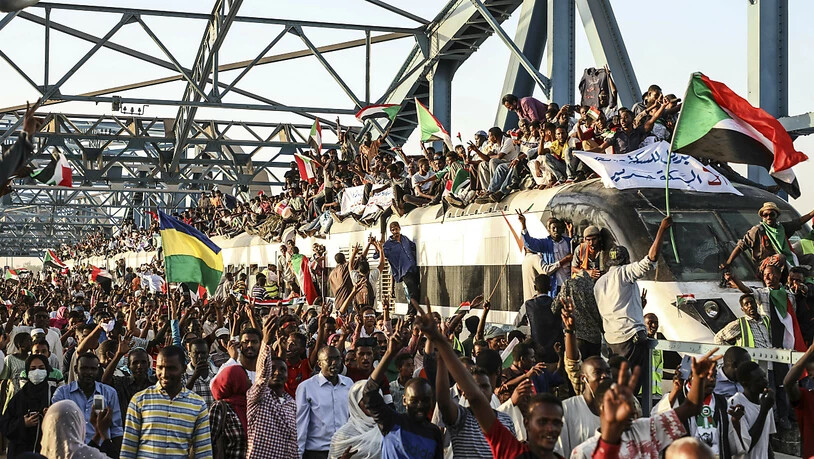 Seit rund zwei Wochen kommt es im Sudan zu Protesten gegen den regierenden Militärrat. Am Donnerstag hat der "Marsch der Million", zu dem die Opposition aufgerufen hat, begonnen (Archivbild)