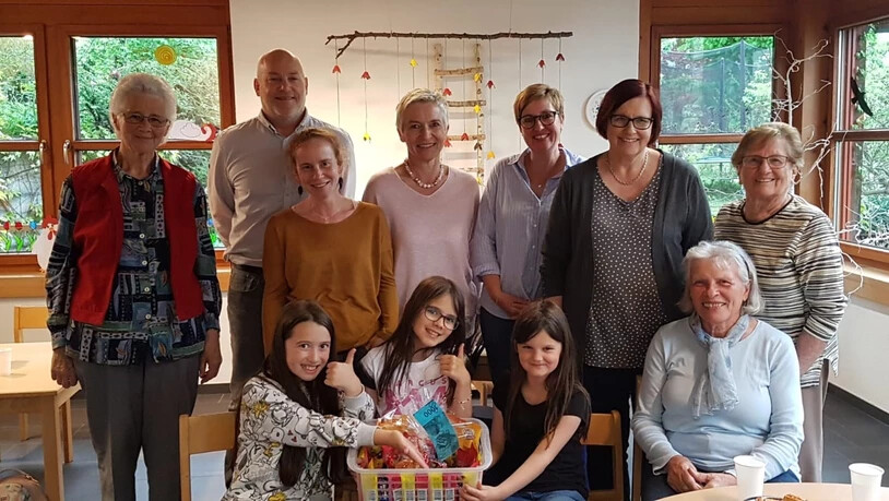 Die Verantwortlichen der Tagesstruktur haben die Mitglieder des Frauenvereins als Dank zum Apéro eingeladen.