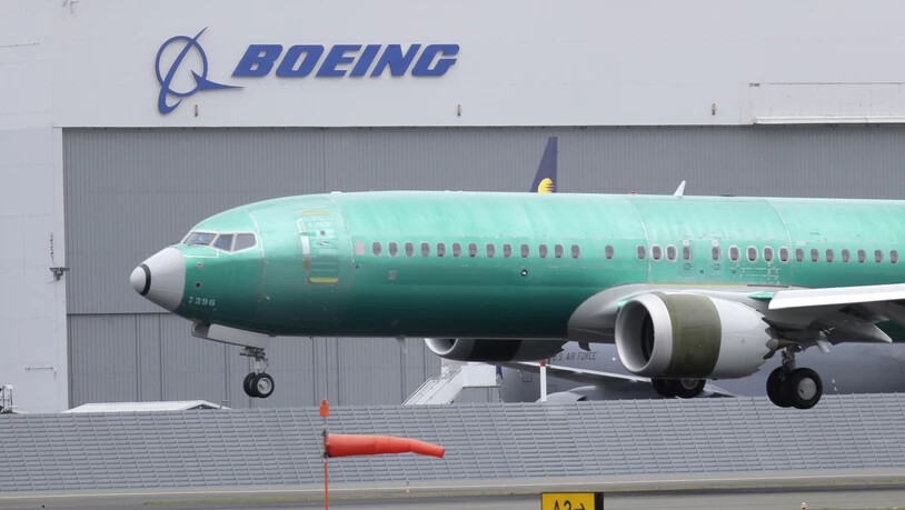 Tausende Piloten sind gegen eine rasche Wiederzulassung der problembehafteten Boeing-737-Max-Serie. (Archivbild)