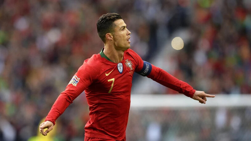 Matchwinner für die Portugiesen war einmal mehr Cristiano Ronaldo. Der fünffache Weltfussballer schoss alle drei Tore für den Europameister. Die Entscheidung in einem ausgeglichenen Spiel fiel dabei zwischen der 88. und 90. Minute