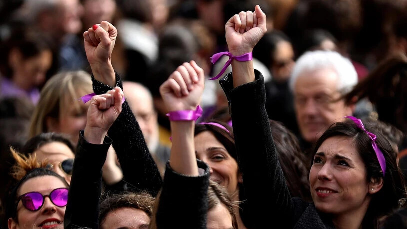 Überall auf der Welt streiken die Frauen für mehr Gleichberechtigung von Mann und Frau.