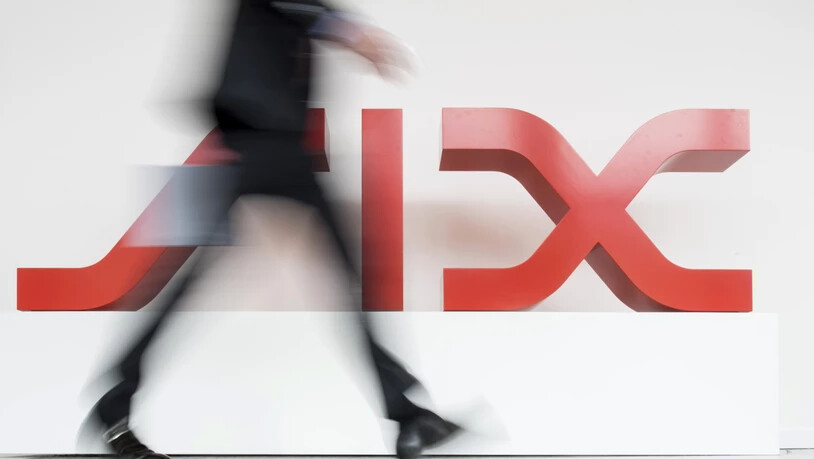 An der Schweizer Börse SIX hat der Leitindex SMI erstmals die Marke von 10'000 Punkten überschritten.