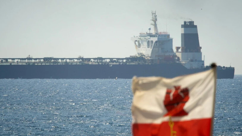 Der Öltanker "Grace 1" ist seit Donnerstag vor Gibraltar gestoppt. Grossbritannien hegt den Verdacht, dass der Supertanker illegal iranisches Öl nach Syrien bringen wollte. Iran hat die sofortige Freigabe des Schiffes gefordert und spricht von einem "Akt…