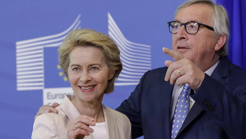 Am kommenden Dienstag wird das EU-Parlament entscheiden, ob die deutsche Verteidigungsministerin Ursula von der Leyen (links) Jean-Claude Juncker (rechts) als EU-Kommissionspräsident nachfolgen soll. (Archiv)