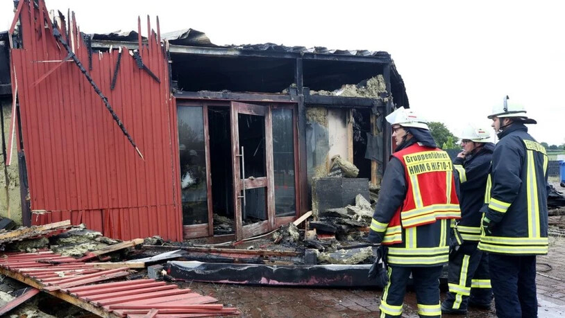 Der Sauna-Club im deutschen Nordrhein-Westfalen brannte vollständig ab. Ein Besucher kam bei dem Feuer ums Leben.