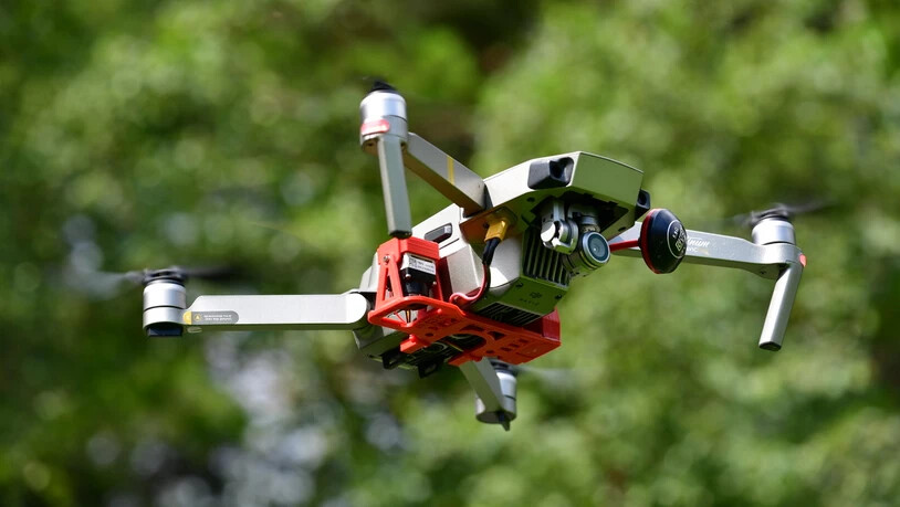 20 dieser Drohnen suchen im ganzen Kanton nach Jungtieren in Feldern.