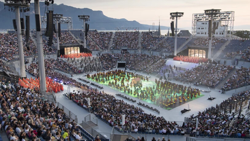 Die gigantische Arena am Genfersee bietet Platz für 20'000 Zuschauer.