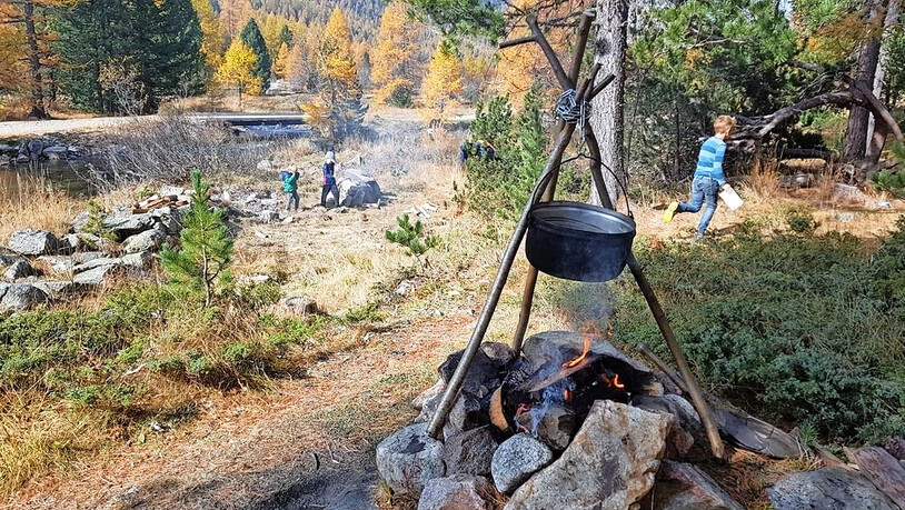 Abenteuer pur: Im Naturcamp lernen die Kinder, ein Feuer zu entfachen oder einen Pizzaofen zu bauen.