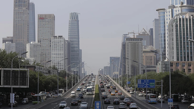 Für die Entwicklung selbstfahrender Autos, wo BMW mit Tencent zusammenarbeiten will, bietet der manchmal chaotische Verkehr in Peking schwierige Testbedingungen. (Archivbild)