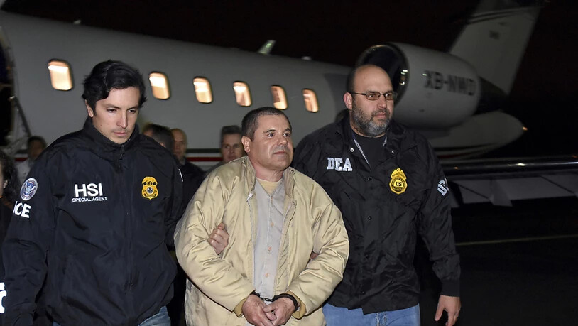 Der mexikanische Drogenbaron Joaquin "El Chapo" Guzman (Mitte) akzeptiert seine lebenslange Haftstrafe nicht und geht in Berufung. (Archivbild)