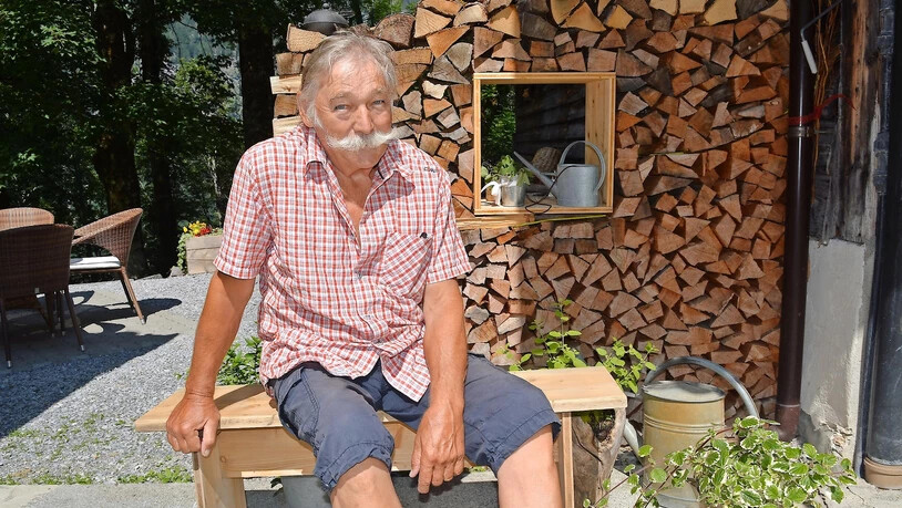 Der Hippie, Gastgeber im Berggasthaus Obbort: Die weite Welt kennt er. Die nahe Welt, das Glarnerland, liebt er.