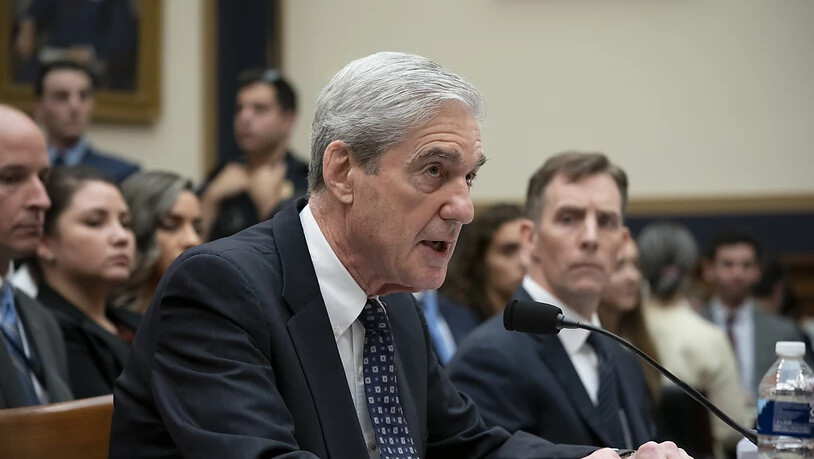 Ex-Sonderermittler Robert Mueller in Aktion bei der mit Spannung erwarteten Anhörung im US-Kongress.