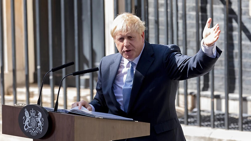 Nach seiner Ernennung zum Premierminister hat Boris Johnson vor seinem neuen Amtssitz in der Londoner Downing Street sein Versprechen wiederholt, Grossbritannien aus der EU zu führen.