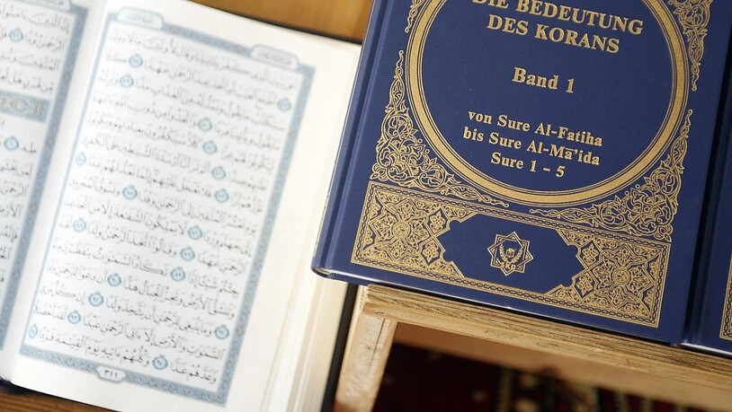 Der Islam bewegt die Schweizer Parteien offenbar mehr als das Christentum. Zumindest zeigt das eine neue Analyse von Dutzenden Vorstössen in Schweizer Parlamenten. (Themenbild)