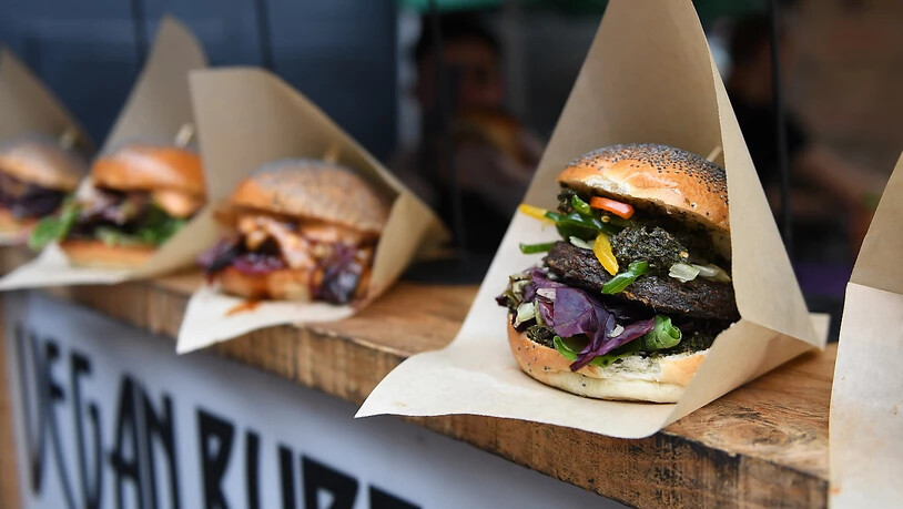 Das für seine veganen Burger bekannte Unternehmen Beyond Meat hat im abgelaufenen Geschäftsquartal eine starke Umsatzsteigerung verzeichnet. (Symbolbild)