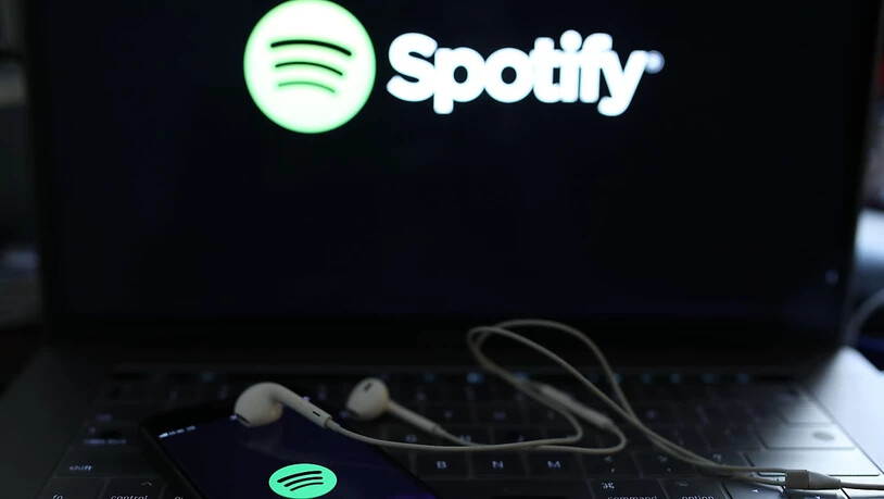 Der schwedische Streamingdienst Spotify möchte mehr zahlende Kunden gewinnen. (Archivbild)