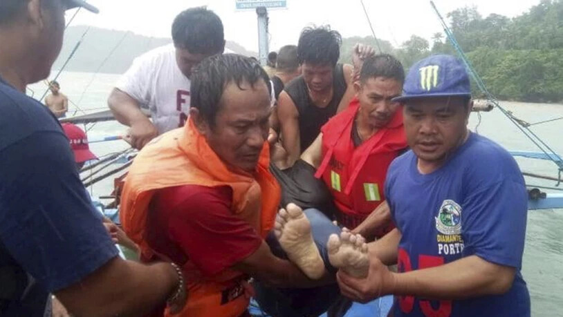 Bei mehreren Bootsunglücken in den Philippinen sind mindestens 25 Menschen ums Leben gekommen. Sechs werden noch vermisst.
