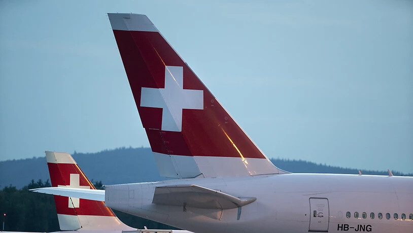 Zwei Flugzeuge der Swiss mussten den Flug abbrechen, nach dem sie von Blitzen getroffen worden waren. (Symbolbild)