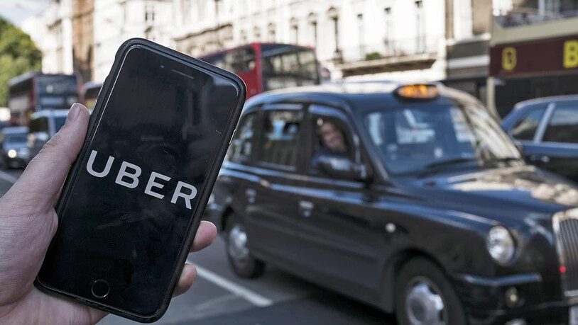 Der Fahrdienstvermittler Uber hat einen massiven Quartalsverlust vermeldet. (Archivbild)