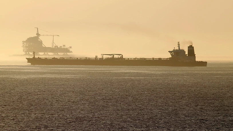 Der von britischen Spezialeinheiten aufgebrachte Supertanker "Grace 1", der nun auf Adrian Darya umbenannt wurde, ist wieder auf Fahrt. Das Ziel ist noch unbekannt. Iran hat versichert, das Öl an Bord des Tankers werde nicht nach Syrien geliefert. (Foto:…