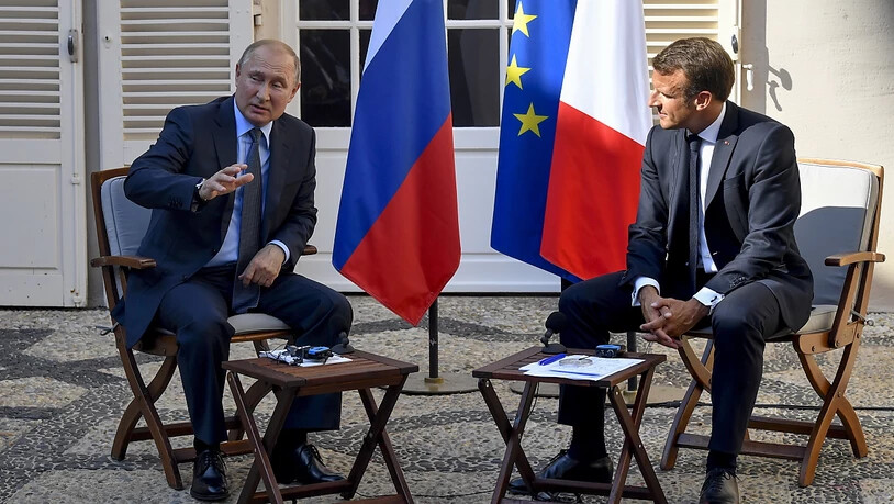 Fünf Tage vor dem G7-Gipfel hat der französische Präsident Emmanuel Macron den russischen Präsidenten Wladimir Putin zu Gesprächen empfangen.
