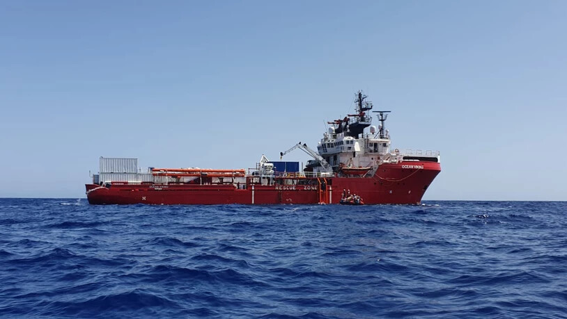 Das Rettungsschiff "Ocean Viking" war während zwei Wochen auf dem Mittelmeer blockiert. Nun nimmt Malta die 356 Flüchtlinge an Bord vorübergehend auf. (Archivbild)