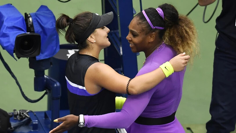Faire Geste: Im Gegensatz zum letzten Jahr endete der Final nicht in einem Eklat, sondern einer herzlichen Umarmung zwischen Siegerin Bianca Andreescu und der unterlegenen Serena Williams