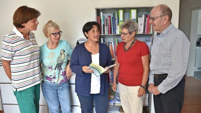 Engagiert: Vier Senioren vom Altersforum mit Undine De Cambio (Mitte), von der Fachstelle Alter Rapperswil-Jona.