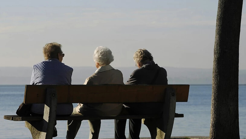 Laut Berechnungen der Credit Suisse kommen in der Schweiz in den nächsten zehn Jahren rund 1,1 Millionen Personen ins Rentenalter. (Themenbild)