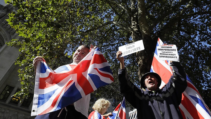 Brexit-Befürworter haben am zweiten Tag der Gerichtsverhandlung vor dem obersten britischen Gericht in London demonstriert. Dieses muss darüber urteilen, ob die von Premierminister Boris Johnson verordneten Zwangspause für das Parlament rechtens ist oder…