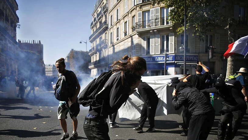 Ausschreitungen und über 100 Festnahmen: In Paris fanden am Samstag gleich drei Demonstrationen statt.