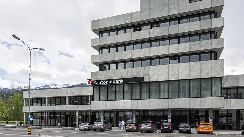 Unruhige Zeiten bei der Schwyzer Kantonalbank: Bankratspräsident Kuno Kennel tritt per sofort zurück. (Archivbild)