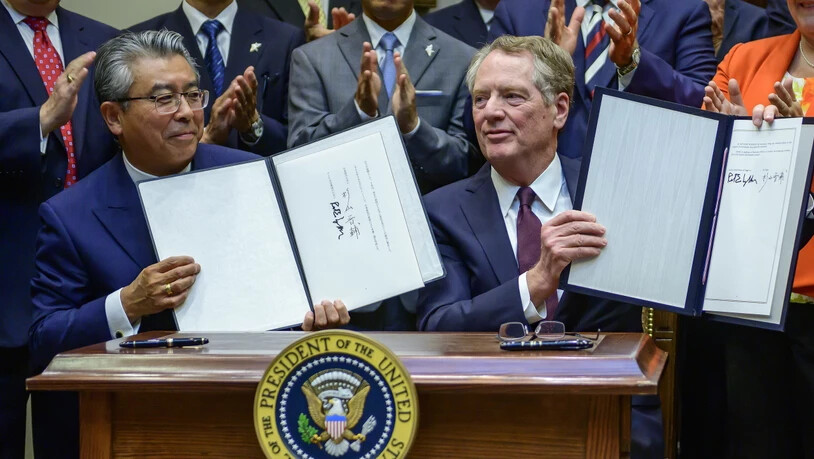 Die USA und Japan haben am Montag (Ortszeit) zwei Handelsabkommen in den Bereichen Landwirtschaft und Digitales unterzeichnet.