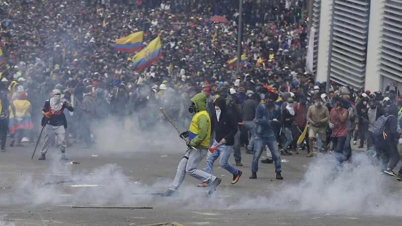 Bei Demonstrationen in Ecuador ist es am Dienstag erneut zu Ausschreitungen gekommen.