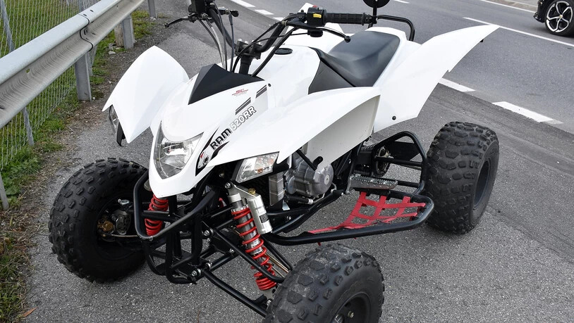 … der junge Mann verunfallte diesem Quad.