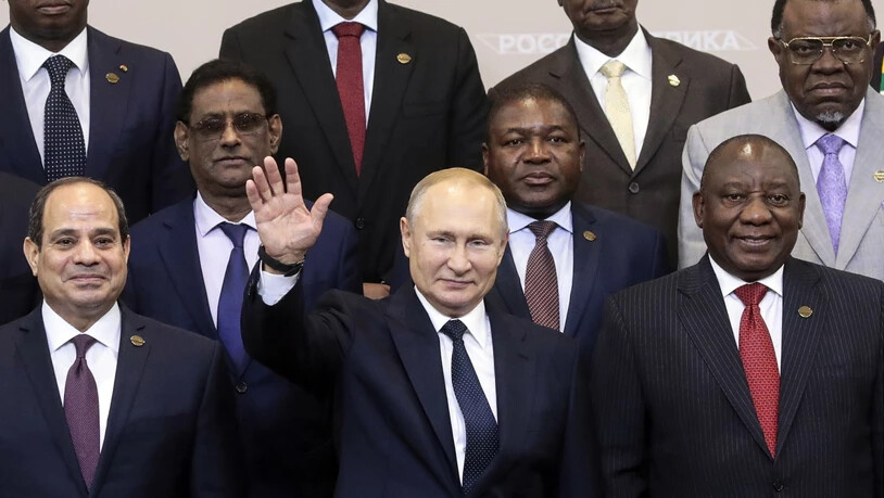 Am ersten Russland-Afrika-Gipfel nahmen rund 10'000 Vertreter aus mehr als 50 Ländern Afrikas teil, darunter mehr als 40 Staats- und Regierungschefs.