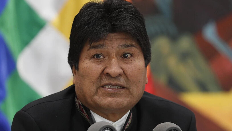 Boliviens Präsident Evo Morales will nicht über seine Stichwahl reden - er hat offiziell erneut die Präsidentschaftswahl in seinem Land gewonnen, was die Opposition allerdings anzweifelt.
