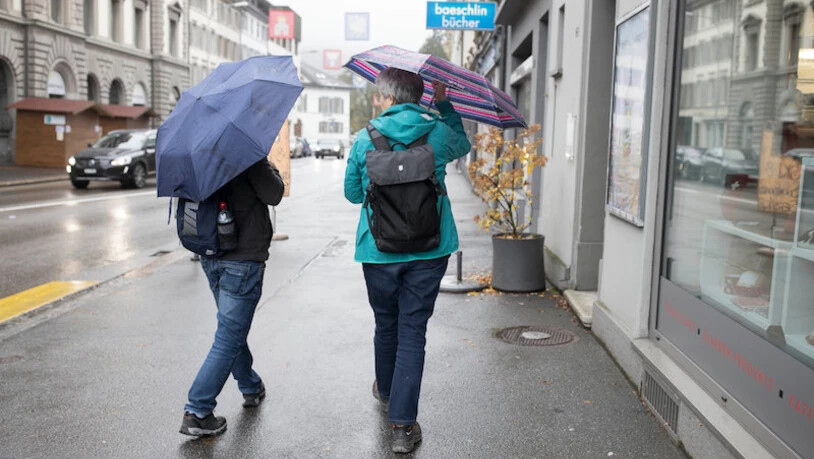 Erst am Schluss auch kühl: Zu warm bei wenig Sonne und viel Regen – so lautet die Bilanz zum Oktober im Kanton Glarus.