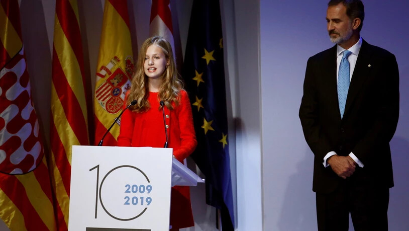 Prinzessin Leonor nahm in Barcelona mit ihrem Vater König Felipe VI. an der Verleihung des Prinzessin-von-Girona-Preises teil.