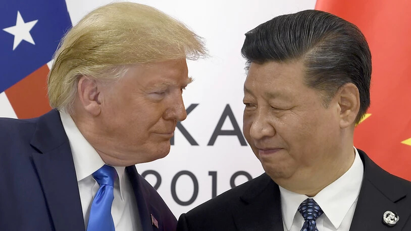 Der Handelsstreit zwischen den USA unter der Führung von US-Präsident Donald Trump kostet das Reich der Mitte unter Präsident Xi Jinping viele Milliarden. (Archivbild)