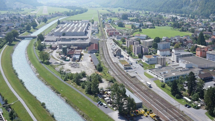 Vom Bahnhof Näfels-Mollis zum Linthdamm soll ein neuer Fussgängerweg mit Unterführung entstehen.
