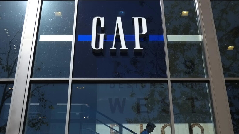 Die mit schrumpfenden Erlösen kämpfende US-Modekette Gap muss sich einen neuen Konzernchef suchen. (Archivbild)