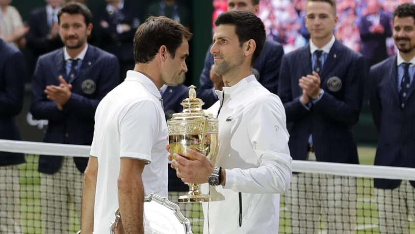 Das nächste Gipfeltreffen in London: Nach dem epischen Wimbledonfinal treffen Roger Federer (li.) und Novak Djokovic auch an den ATP Finals wieder aufeinander