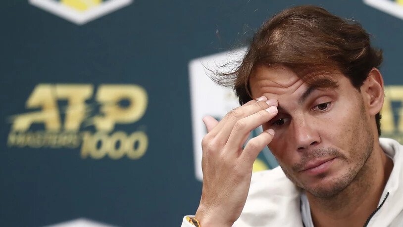 Sorgenfalten: Für Rafael Nadal wird es ein Rennen gegen die Zeit, um bis am Montagabend fit zu werden