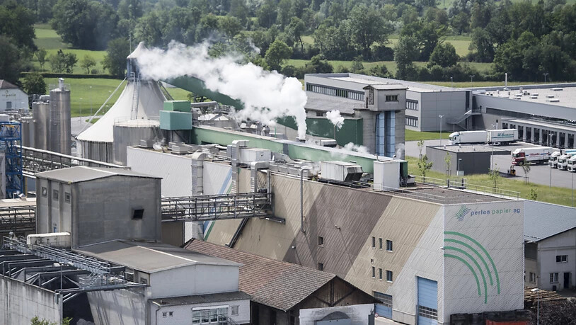 Das weltweite Wirtschaftsklima kühlt sich gemäss IFO weiter ab: eine Fabrik in der Schweiz (Symbolbild).