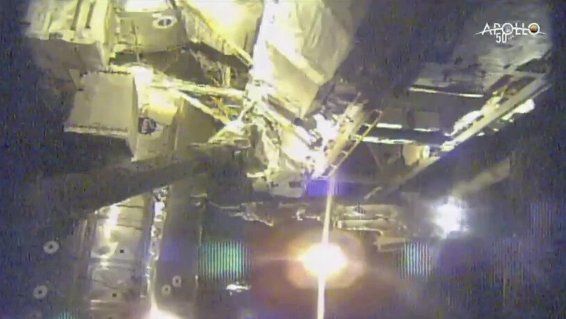 Anspruchsvolle Reparatur an der internationalen Raumstation ISS: Der italienische Raumfahrer Luca Parmitano und der US-Amerikaner Andrew Morgan haben das Magnetspektrometer AMS an der ISS geflickt.