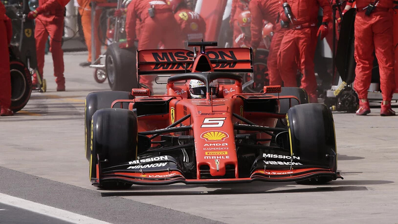 Für Sebastian Vettel endete sein 100. Rennen für Ferrari im Debakel. Der Deutsche musste sechs Runden vor Schluss nach einer Kollision mit seinem Teamkollegen Charles Leclerc aufgeben. Das Ferrari-Drama freut Verstappen, der sich in der WM-Wertung in den…