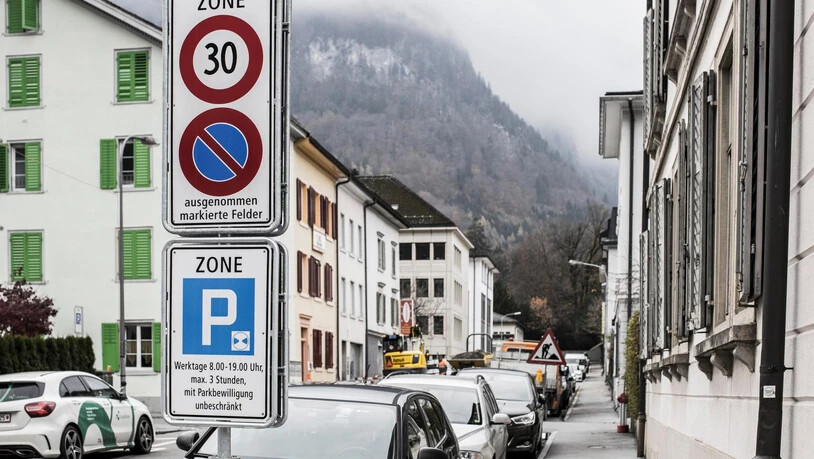 Der TCS möchte das Parkierungskonzept «entrümpeln» und den Schilderwald lichten.