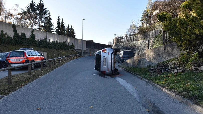 Das Auto konnte nur noch total beschädigt geborgen werden.